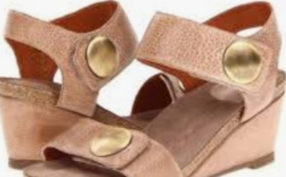 🎉🎉WEEKEND SALE!🎉 Womens Taos sandals- Carousel